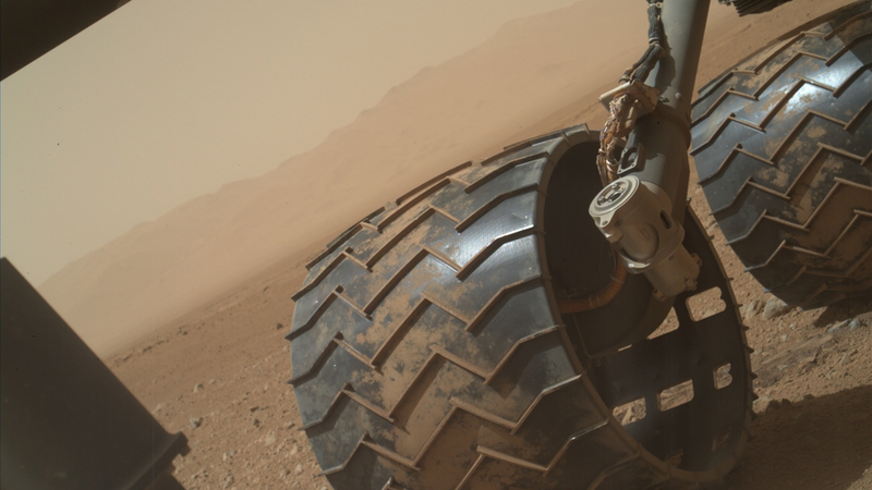 Illustration for article titled This Is What Happens When You Drive Through Three Miles Of Mars